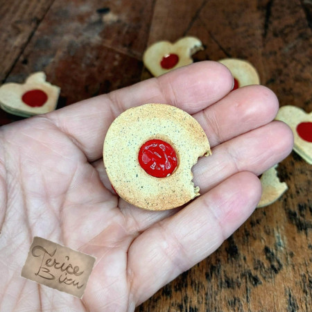 6/25 Brož 3,5x3,5cm (brooch 3,5x3,5cm) 120,- Kč